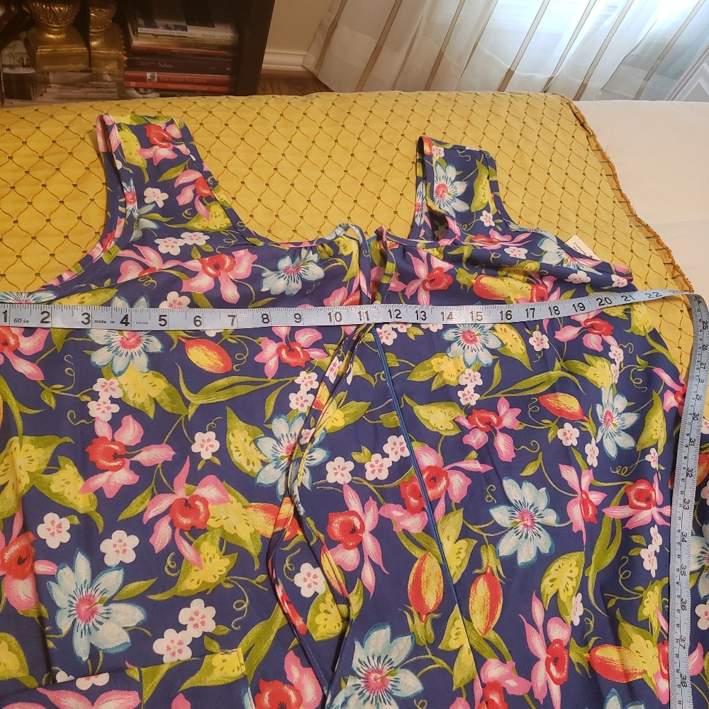 NWT Simply basic dress. - Picture 7 of 9